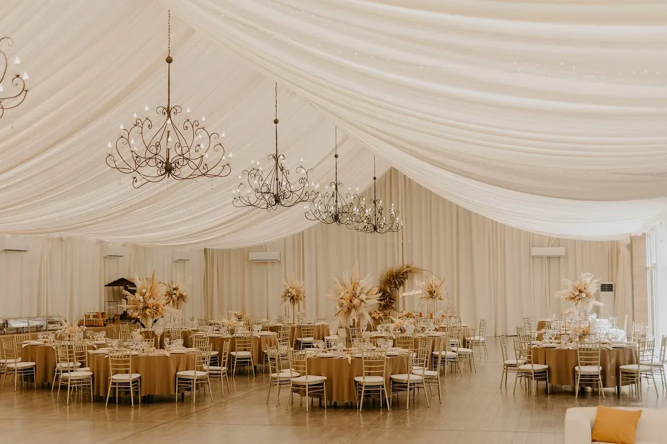 Obrus okrągły, brązowy