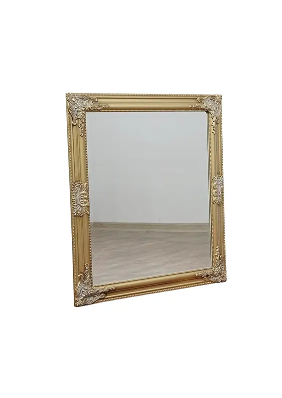 Plan stołów, złote lustro