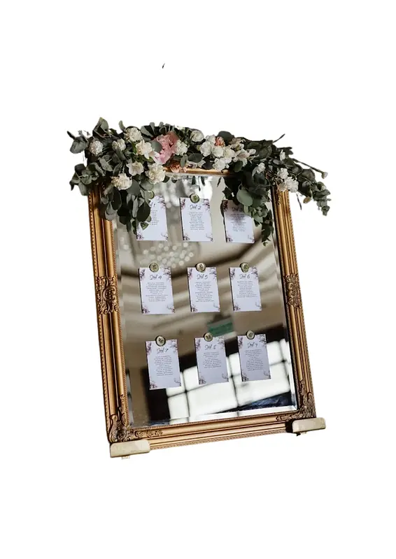 Plan stołów, złote lustro