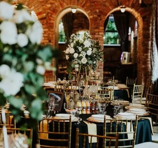 Stojaki geometryczne złote, na skos