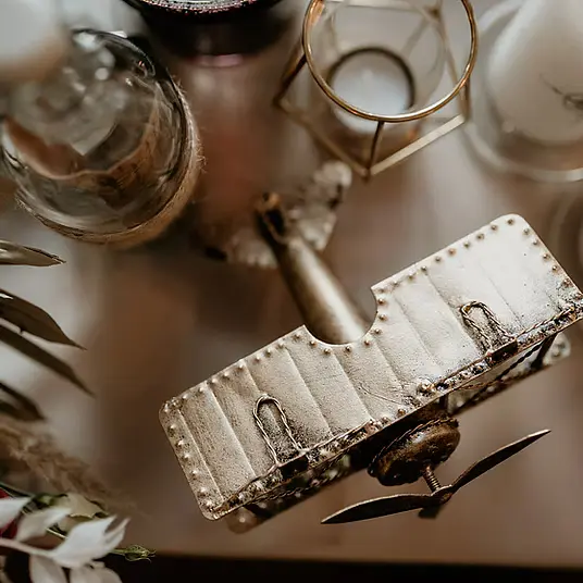 Złoty samolot vintage